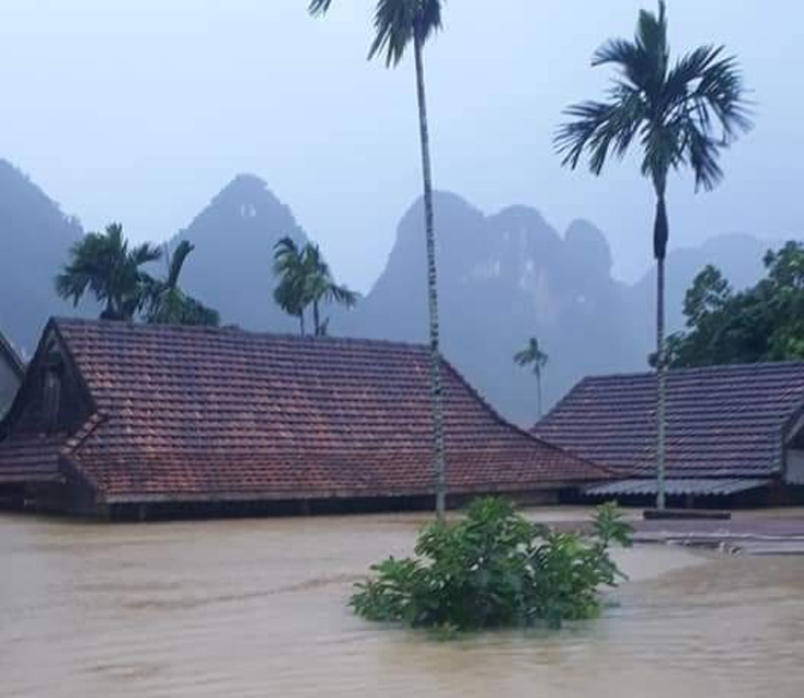 Nhiều nhà dân bị ngập lụt trở lại.
