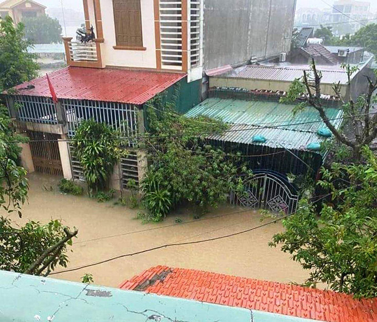 Mưa vẫn  