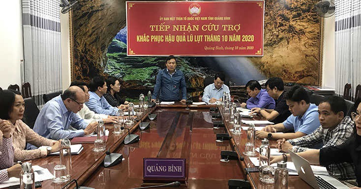 Đồng chí Bí thư Tỉnh ủy Vũ Đại Thắng phát biểu tại buổi làm việc với đoàn công tác
