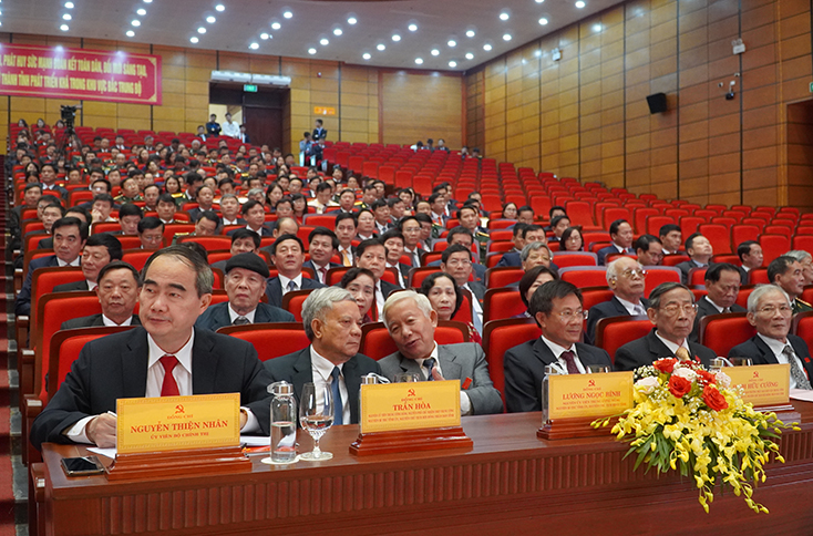 Thay mặt Bộ Chính trị, đồng chí Nguyễn Thiện Nhân, Ủy viên Bộ Chính trị về dự và trực tiếp chỉ đạo đại hội