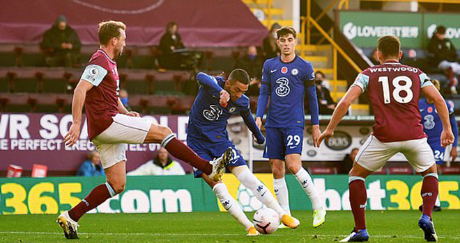 Ziyech mở tỷ số cho Chelsea