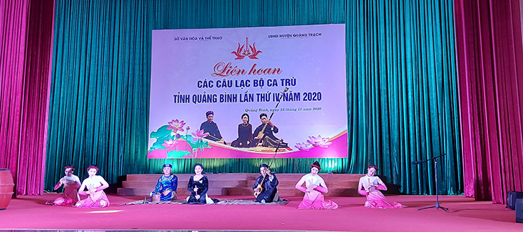 Nhiều tiết mục biểu diễn tạo ấn tượng đặc biệt với người xem.