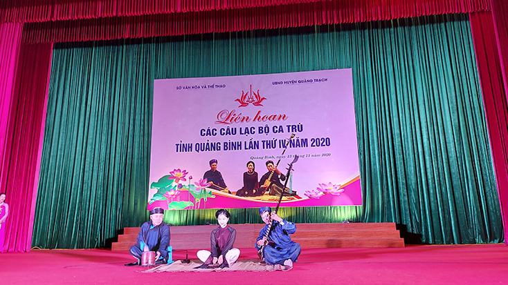 Sự có mặt của các ca nương trẻ hứa hẹn sự phát triển của ca trù trong tương lai.