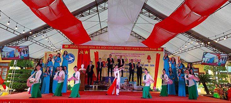 Một tiết mục văn nghệ chào mừng buổi lễ.