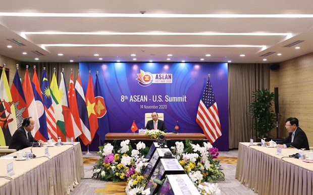 Thủ tướng Nguyễn Xuân Phúc, Chủ tịch ASEAN 2020 chủ trì Hội nghị Cấp cao ASEAN-Hoa Kỳ lần thứ 8 tại điểm cầu Hà Nội. (Ảnh: Thống Nhất/TTXVN)
