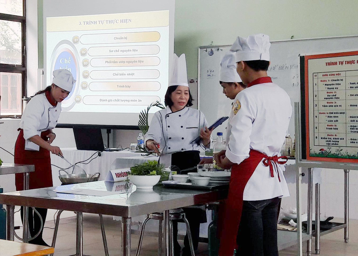 Các ngành nghề dịch vụ, nghề phục vụ du lịch được nhiều LĐNT lựa chọn vì các doanh nghiệp thường tuyển dụng sau đào tạo.