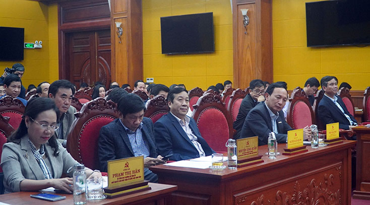 Các đại biểu dự hội nghị.