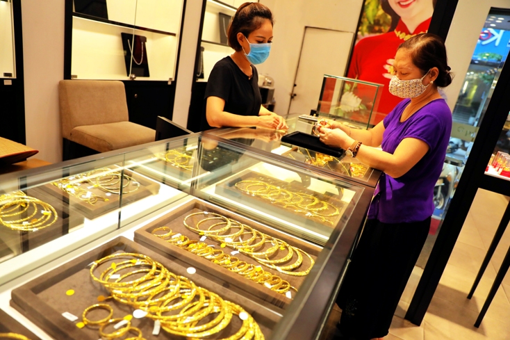 Giá vàng trong nước sáng 23-11 ổn định. Ảnh: Danh Lam/TTXVN