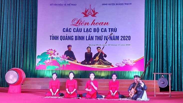 CLB ca trù Trung tâm Văn hóa-Điện ảnh tạo nhiều dấu ấn tại liên hoan.