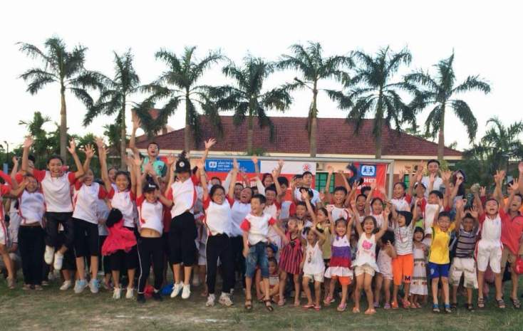   Dù không máu mủ ruột thịt, nhưng các trẻ trong Làng trẻ em SOS Đồng Hới rất gắn bó, yêu thương nhau.