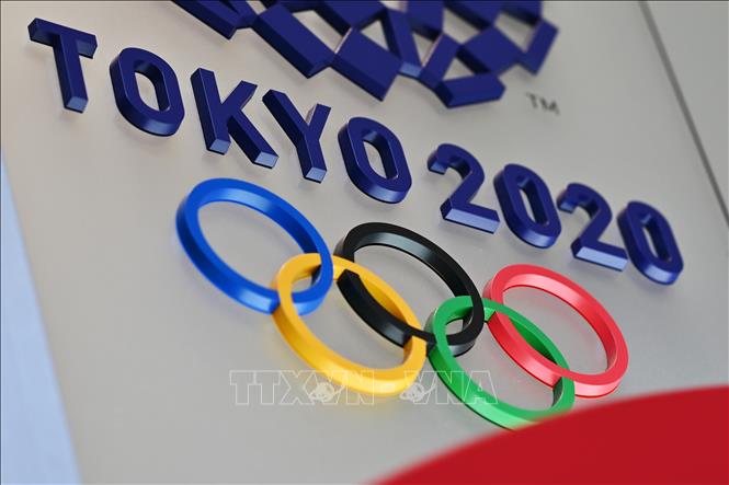  Biểu tượng Olympic Tokyo 2020 tại thủ đô Tokyo, Nhật Bản. Ảnh: AFP/TTXVN