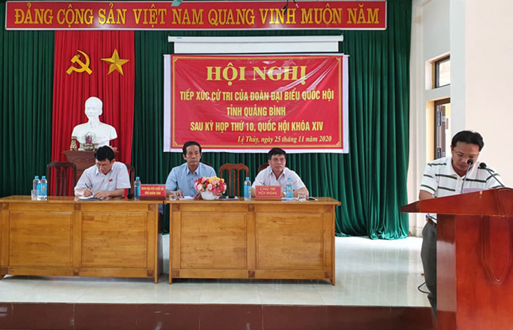 Các ĐBQH tiếp xúc với cử tri huyện Lệ Thủy
