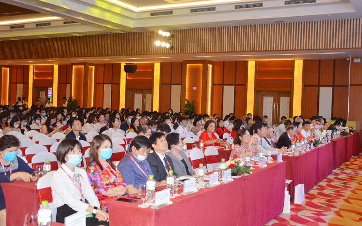 Các đại biểu dự hội nghị