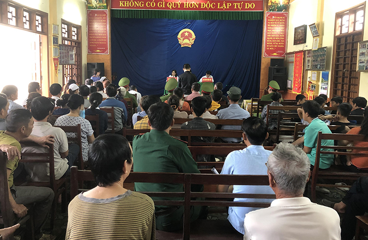 Các vụ án hình sự sơ thẩm được xét xử lưu động nhằm góp phần tuyên truyền, giáo dục ý thức chấp hành pháp luật cho người dân.