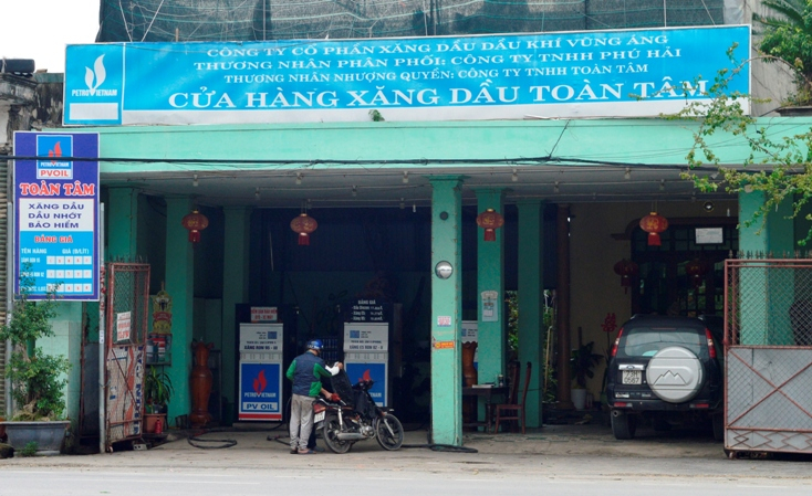  Sau kiểm tra, xác định xăng dầu của cửa hàng xăng dầu Toàn Tâm đạt tiêu chuẩn chất lượng và đo lường.