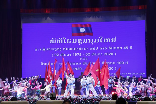  Tiết mục biểu diễn văn nghệ tại buổi míttinh. (Ảnh: Phạm Kiên/Vietnam+)
