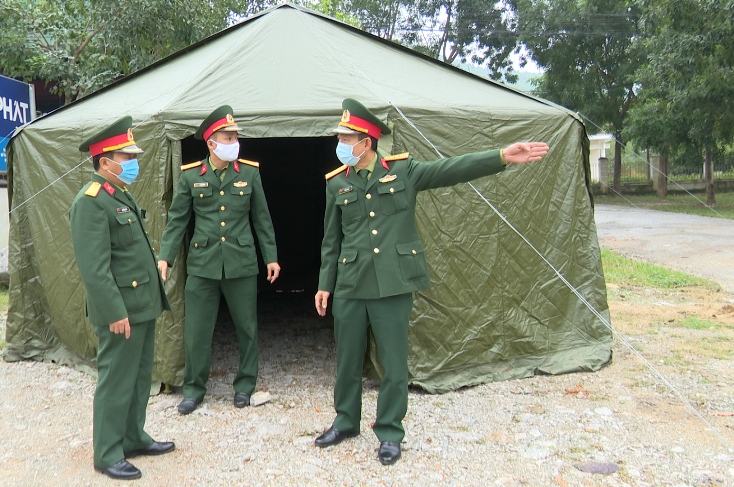  Chốt chặn tại khu vực đường Hồ Chí Minh đoạn qua công ty TNHH Hà Tám, thuộc xã Phúc Trạch.