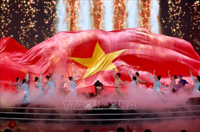  Chương trình nghệ thuật chào mừng Đại hội Thi đua yêu nước toàn quốc lần thứ X. Ảnh: Dương Giang/TTXVN