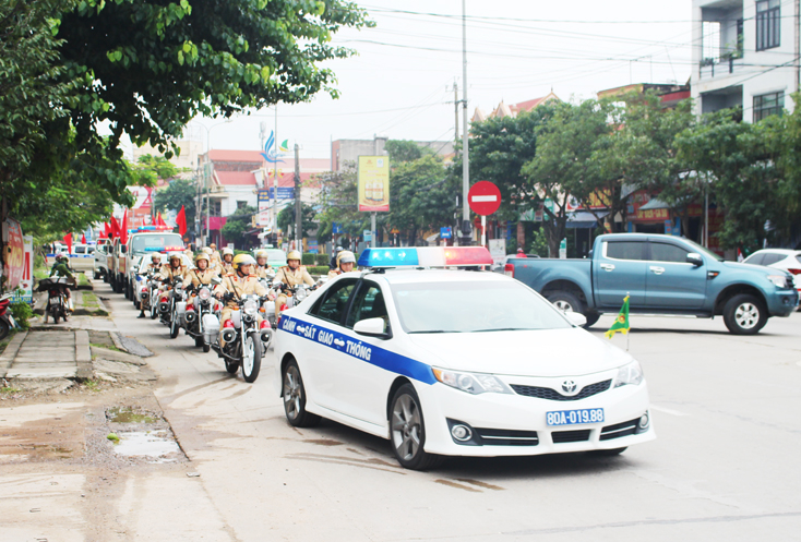  Lực lượng CSGT Công an tỉnh ra quân đợt cao điểm bảo đảm trật tự ATGT