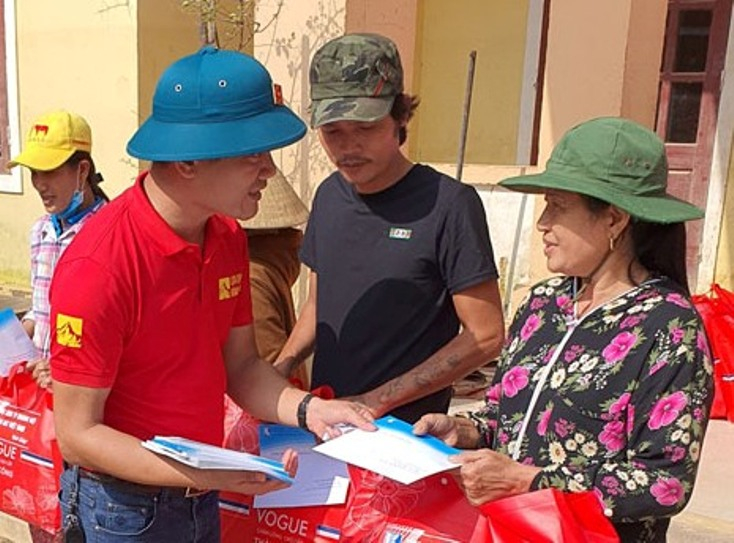 Thời gian qua, nhiều tổ chức, đơn vị, nhà hảo tâm đã chia sẻ, hỗ trợ người dân vùng lũ Quảng Bình vượt qua khó khăn, sớm ổn định cuộc sống.