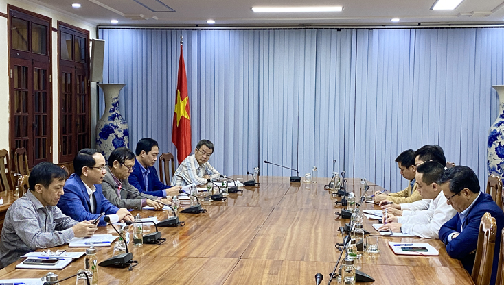 Quang cảnh buổi làm việc.
