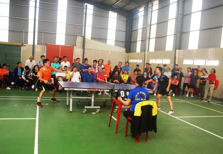 Trận chung kết đơn nam trung tuổi.