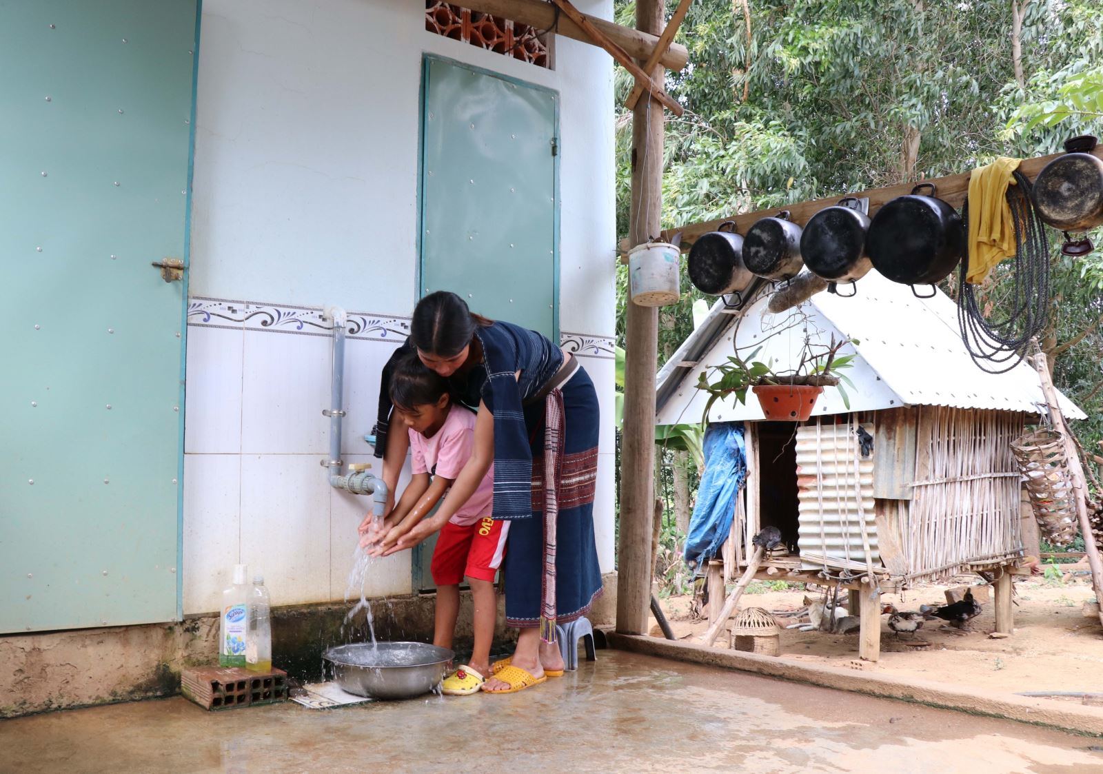 Bãi bỏ Quyết định số 134/2004/QĐ-TTg ngày 20-7-2004 của Thủ tướng Chính phủ về một số chính sách hỗ trợ đất sản xuất, đất ở, nhà ở và nước sinh hoạt cho hộ đồng bào dân tộc thiểu số nghèo, đời sống khó khăn. Ảnh minh họa: TTXVN