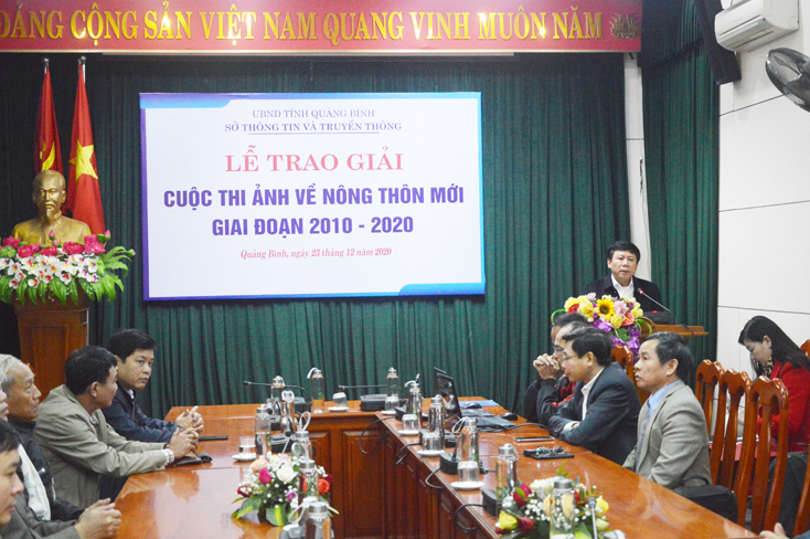 Các đại biểu tham dự lễ trao giải.