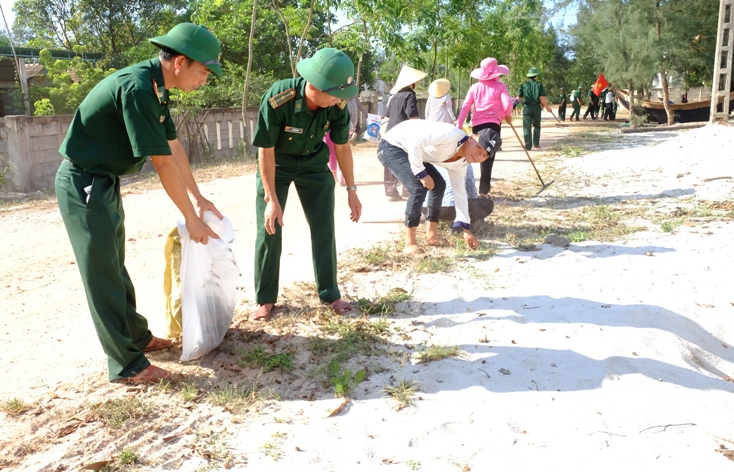 Việc học tập và làm theo tấm gương, đạo đức, phong cách Hồ Chí Minh ngày càng lan tỏa sâu rộng trong các tầng lớp nhân dân ở Lệ Thủy. (Ảnh: Đ.V)