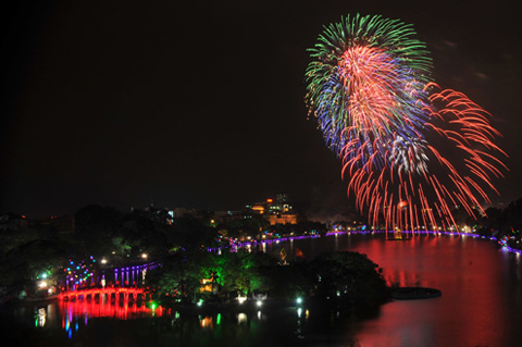  Nhân dân Thủ đô Hà Nội sẽ được chiêm ngưỡng màn bắn pháo hoa chào đón năm 2021.