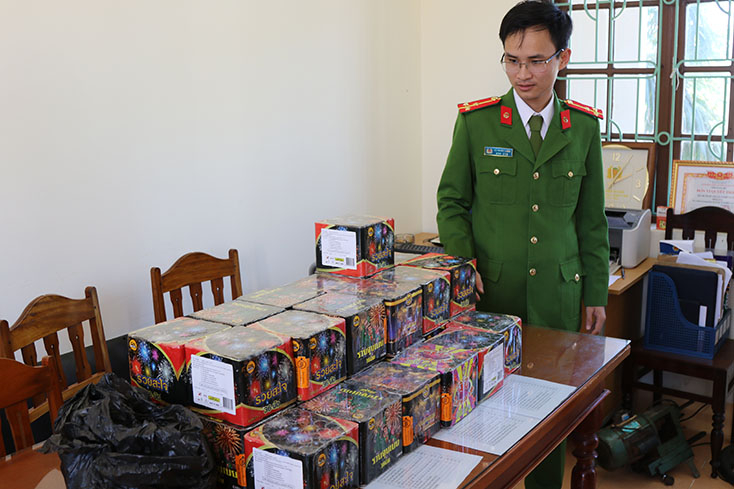 Số pháo thu giữ được từ chuyên án.