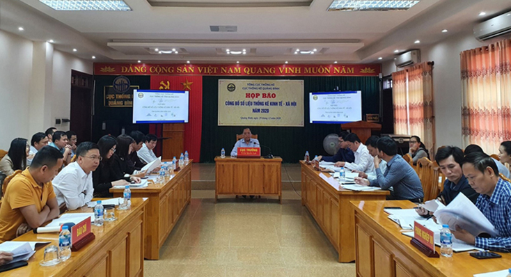 Các đại biểu tham gia buổi họp báo