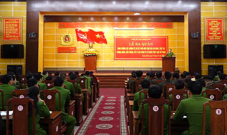 Công an Quảng Bình tổ chức lễ ra quân tăng cường lực lượng về cơ sở đấu tranh với các hành vi vi phạm pháp luật về pháo