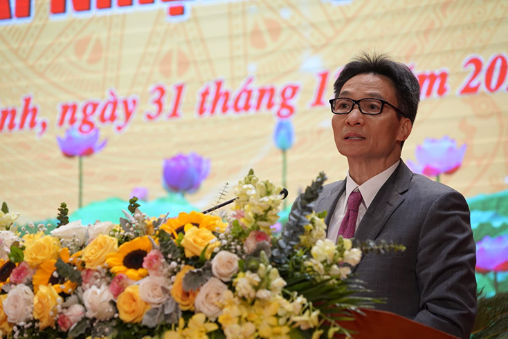 Phó Thủ tướng Chính phủ Vũ Đức Đam phát biểu tại hội nghị. 
