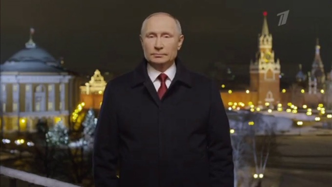 Tổng thống Nga Vladimir Putin phát biểu năm mới trên truyền hình. 