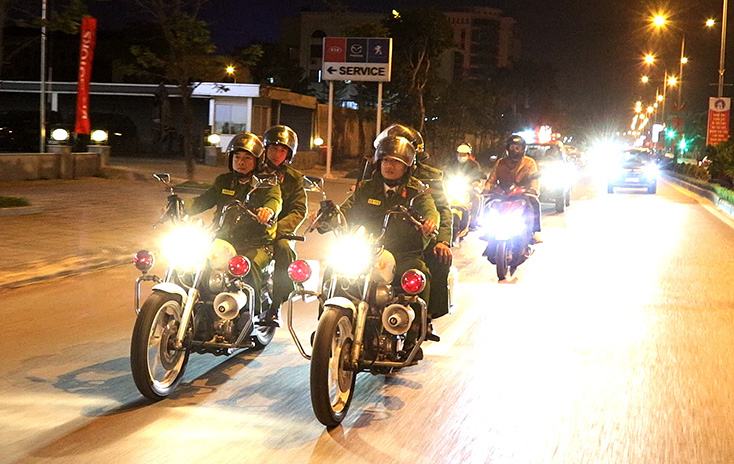 Các tổ công tác bố trí lực lượng công khai và hóa trang để tăng cường hiệu quả công tác tuần tra, kiểm soát, kịp thời phát hiện, đấu tranh với các hành vi vi phạm pháp luật
