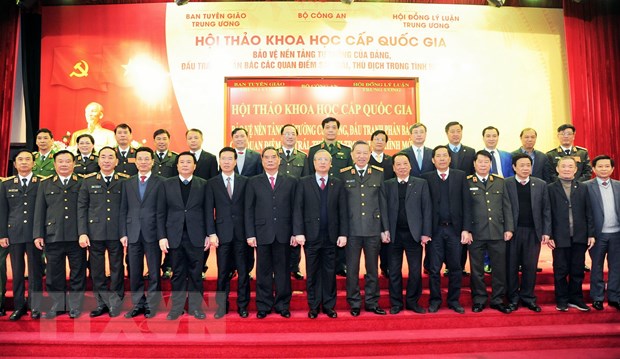 Ông Trần Quốc Vượng, Ủy viên Bộ Chính trị, Thường trực Ban Bí thư với các đại biểu. (Ảnh: Doãn Tấn/TTXVN)
