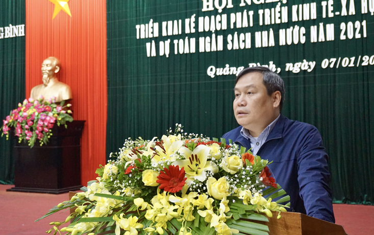 Đồng chí Bí thư Tỉnh ủy Vũ Đại Thắng phát biểu chỉ đạo tại hội nghị.