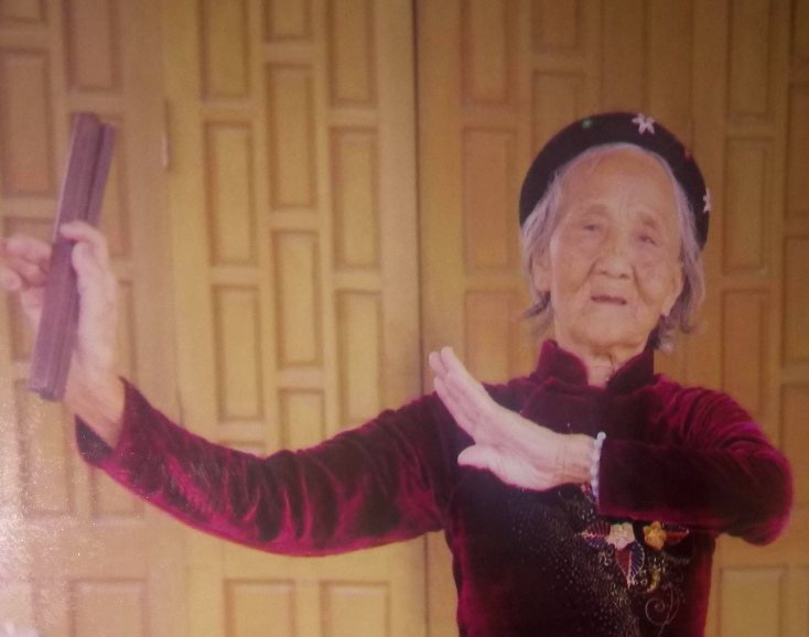 Nghệ nhân dân gian Lê Thị Liệu.