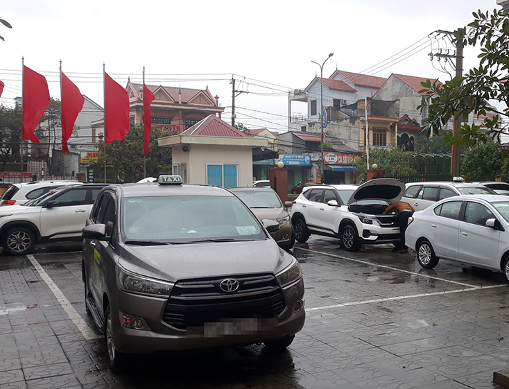 Xe ô tô các loại thực hiện thủ tục đăng ký tại Phòng CSGT, Công an tỉnh.