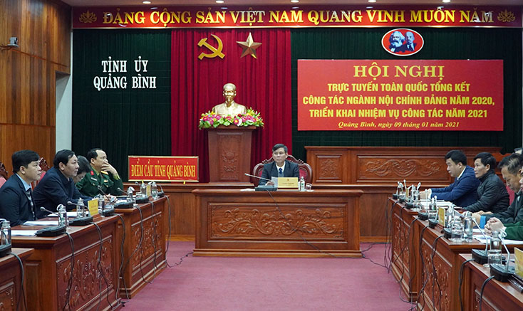 Đồng chí Trần Thắng, Phó Bí thư Tỉnh ủy, Chủ tịch UBND tỉnh chủ trì hội nghị tại điểm cầu Quảng Bình.