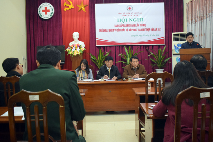 Đồng chí Trưởng ban Dân vận Tỉnh ủy Lê Văn Bảo phát biểu chỉ đạo tại hội nghị.