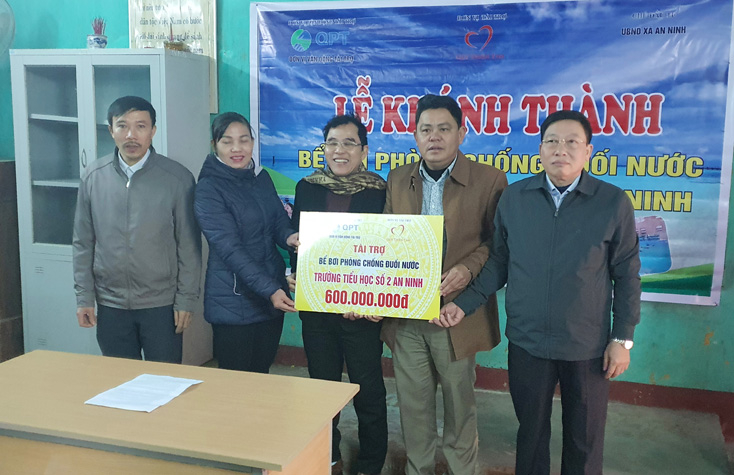 Lễ khánh thành bàn giao đưa công trình bể bơi vào sử dụng.