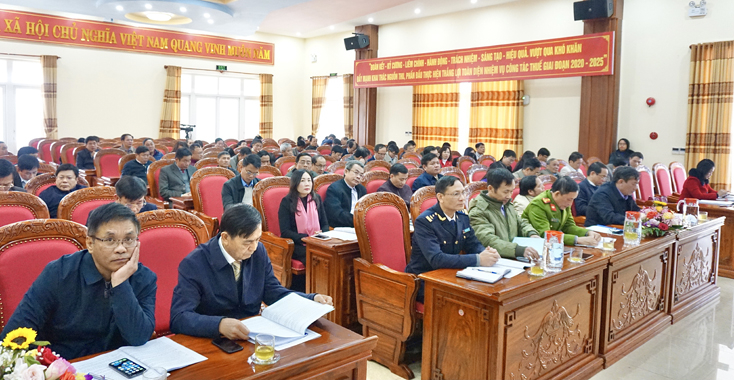 Các đại biểu dự hội nghị.