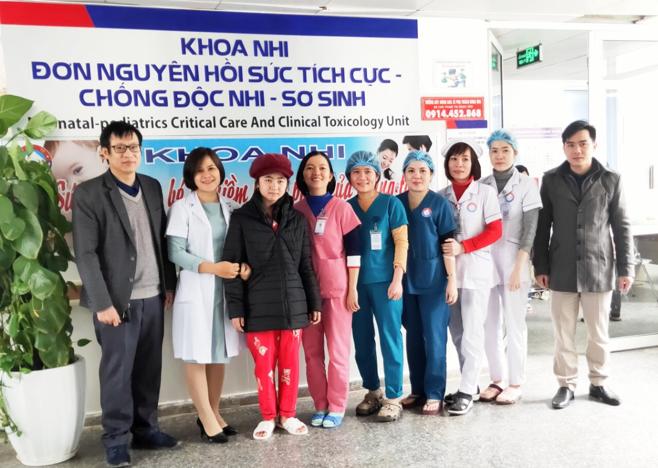 Niềm vui của các y, bác sỹ và bệnh nhân trước ngày xuất viện. 