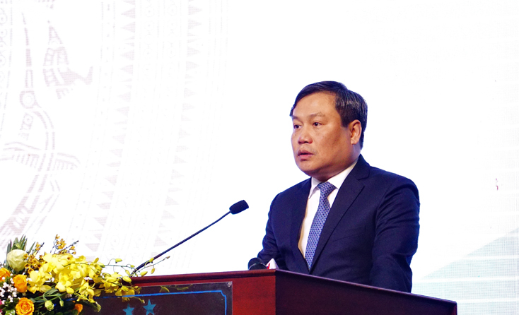  Đồng chí Vũ Đại Thắng, Ủy viên dự khuyết Ban Chấp hành Trung ương Đảng, Bí thư Tỉnh ủy phát biểu bế mạc hội nghị. 