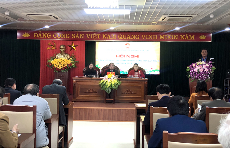 Đồng chí Trần Phong, Bí thư Thành uỷ Đồng phát biểu chỉ đạo tại hội nghị.