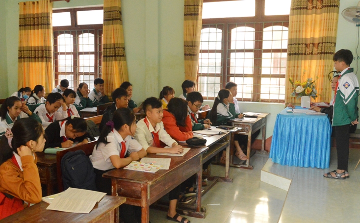   Đổi mới phương pháp và nâng cao chất lượng dạy học là một trong những yêu cầu căn bản trong xây dựng trường đạt chuẩn quốc gia.