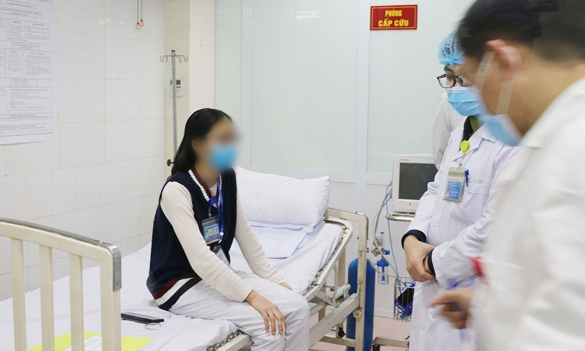 Tình nguyện viên tiêm thử nghiệm vaccine Nano Covax liều 75 microgam. Ảnh: Ngọc Nga.