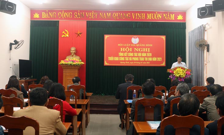 Các đại biểu tham dự tại hội nghị.